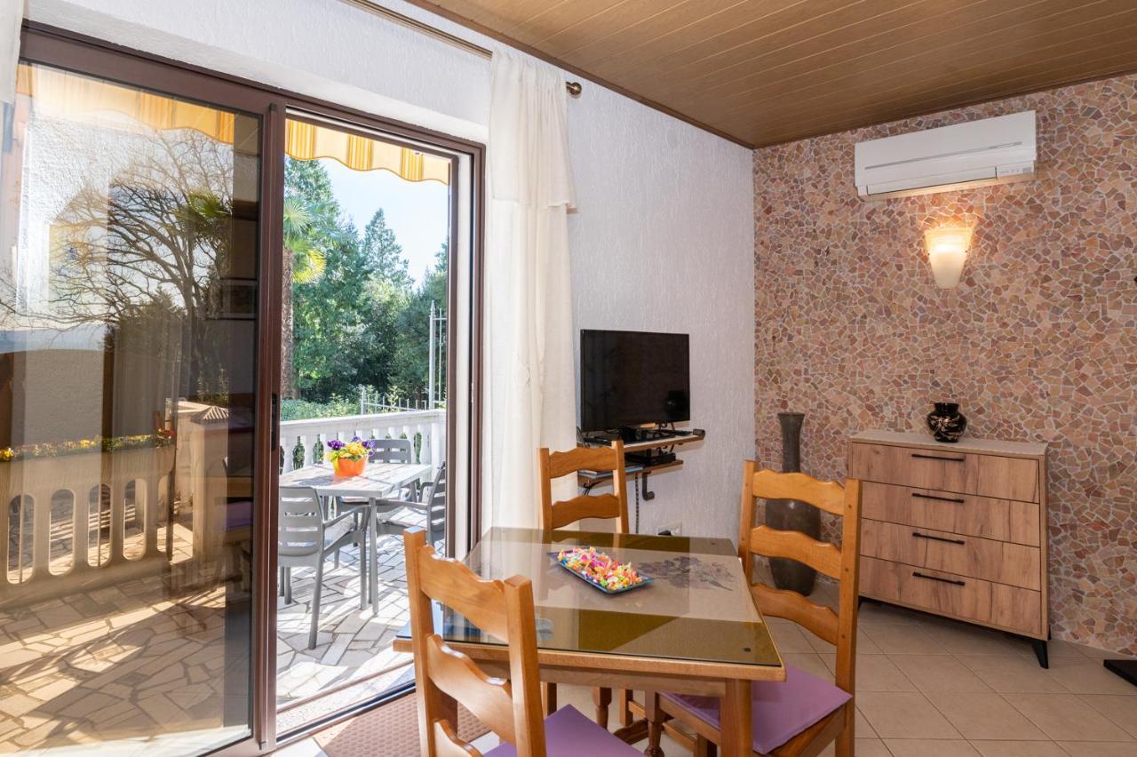 Apartments Villa Salona 奥帕提亚 外观 照片