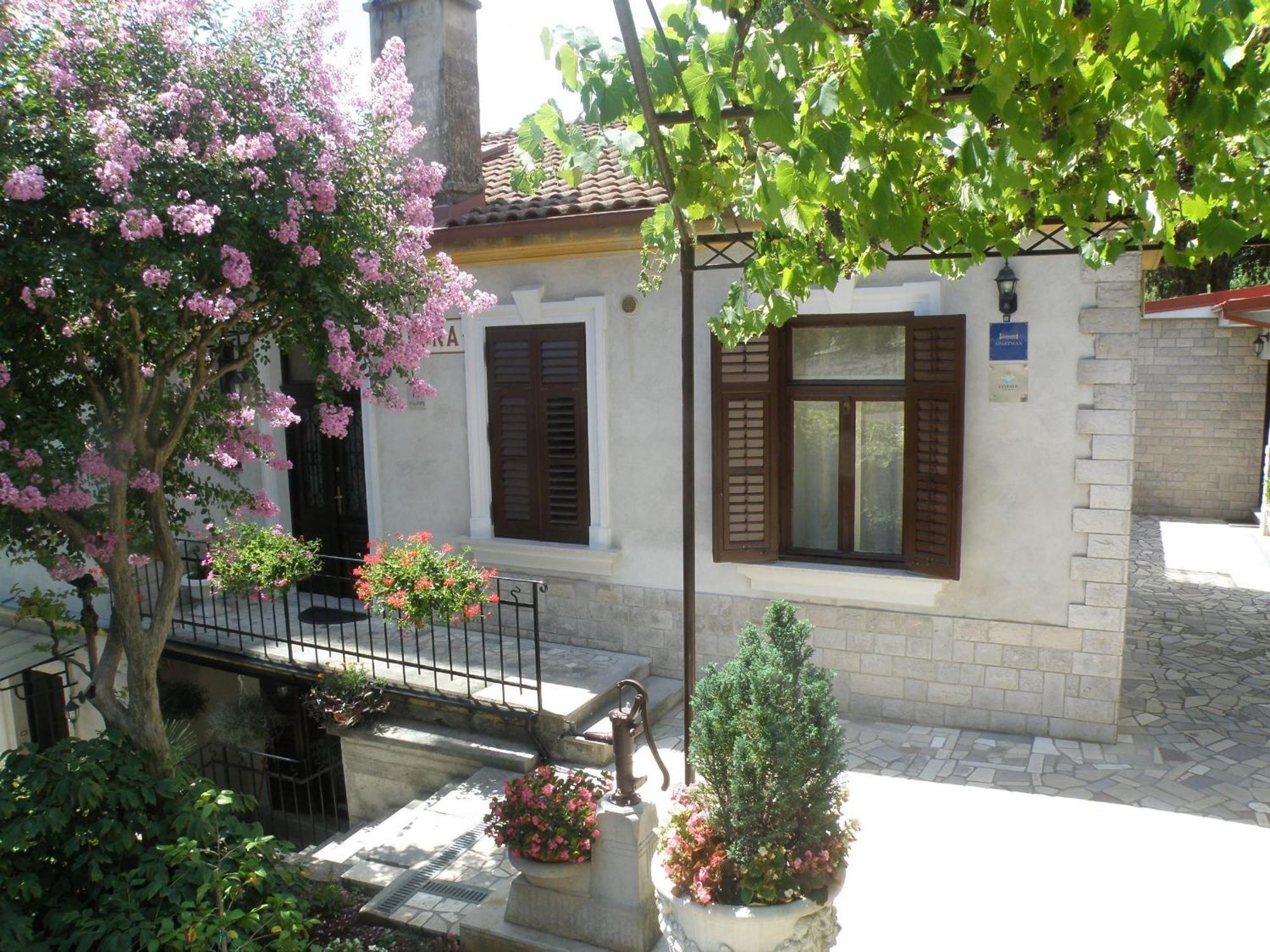Apartments Villa Salona 奥帕提亚 客房 照片
